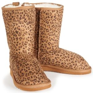 Aeropostale Boots Oversized Fuzzy Boots Size 10